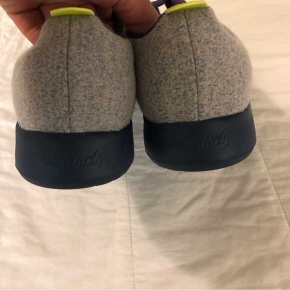 AllBirds wool runners, gray, Like new - Picture 10 of 10